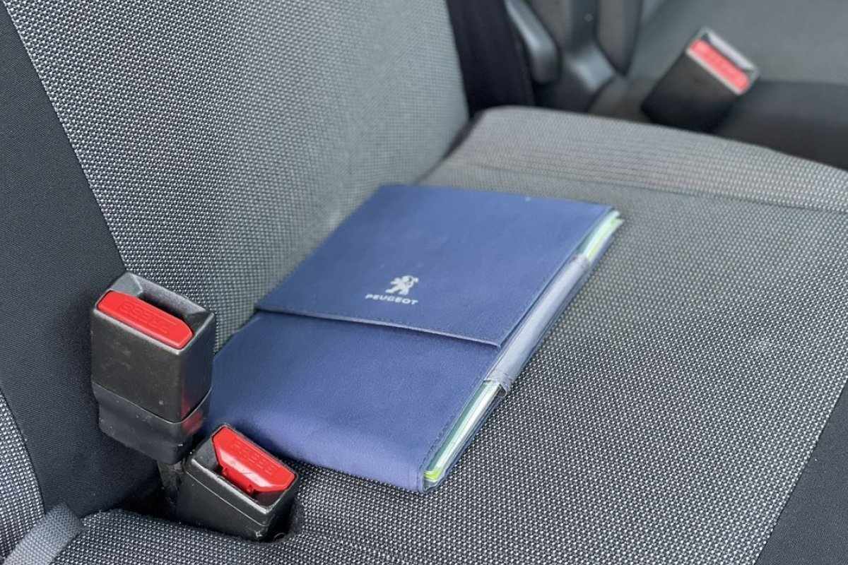 peugeot-traveller-2019-diesel-1499cc
