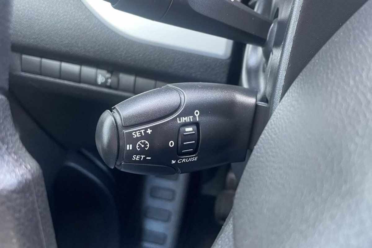 peugeot-traveller-2019-diesel-1499cc