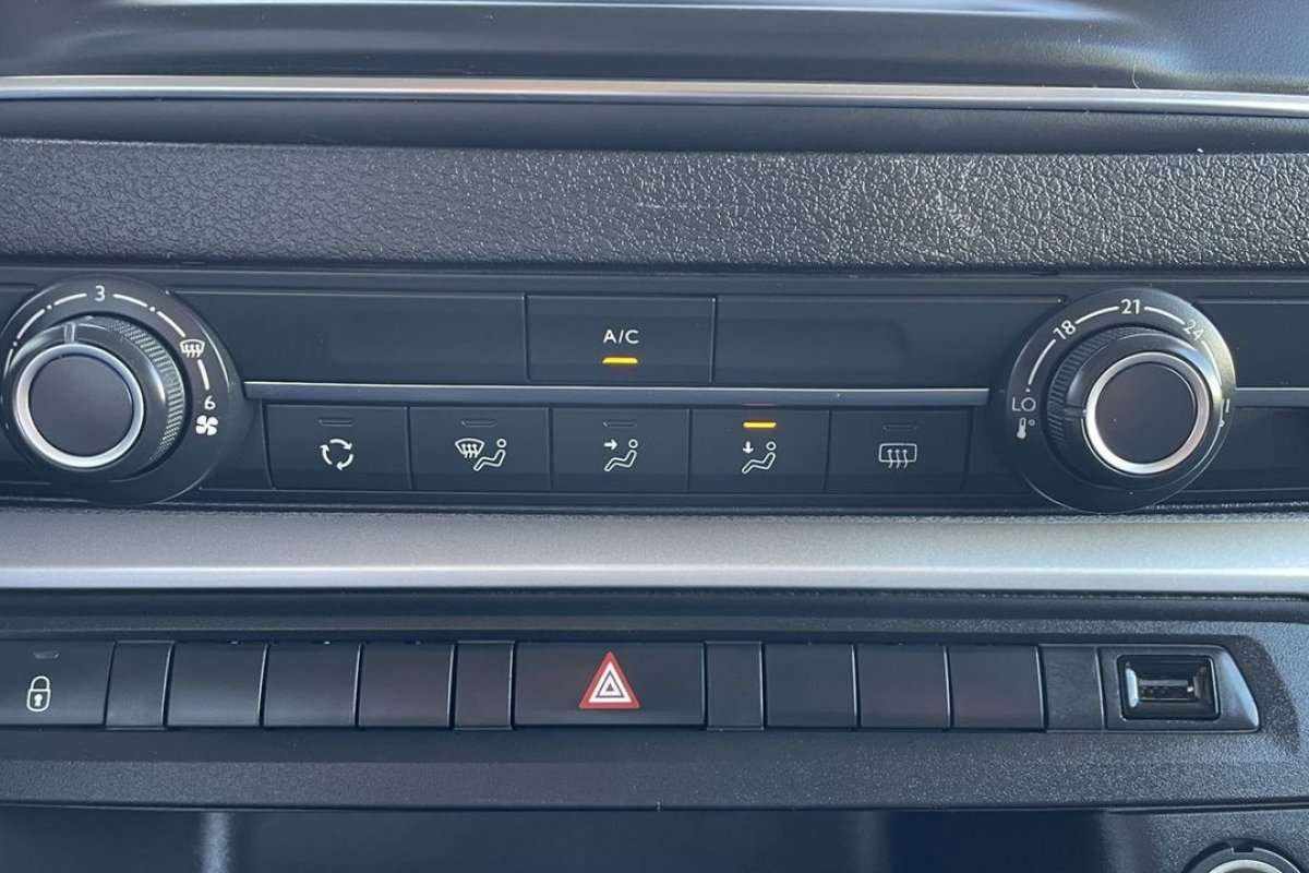 peugeot-traveller-2019-diesel-1499cc