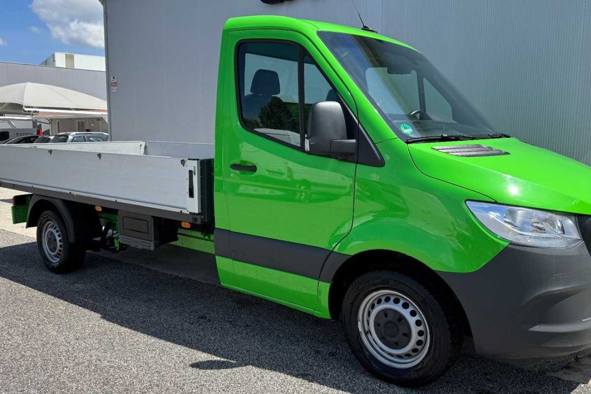 mercedes-benz-sprinter-2021-diesel-2143cc