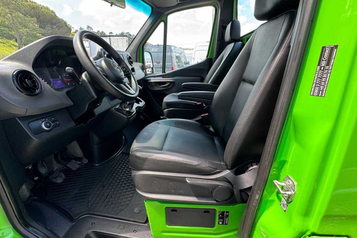 mercedes-benz-sprinter-2021-diesel-2143cc