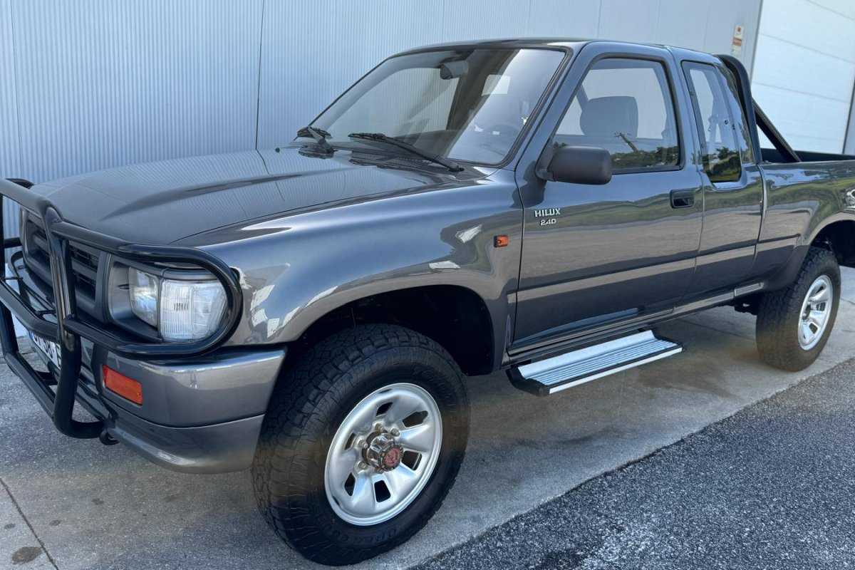 toyota-hilux-1994-diesel-2446cc