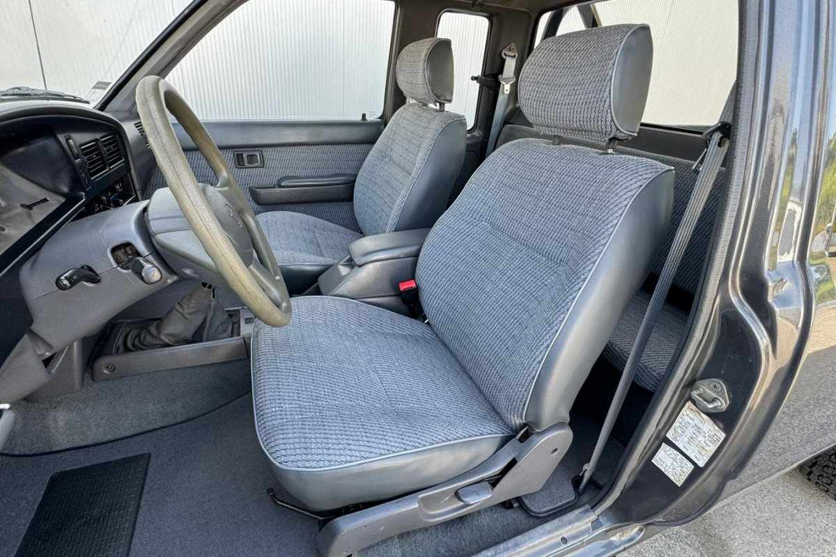 toyota-hilux-1994-diesel-2446cc