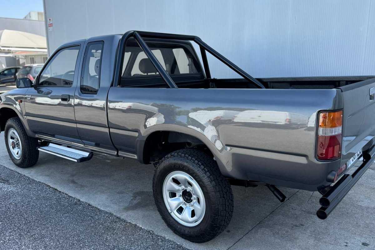 toyota-hilux-1994-diesel-2446cc