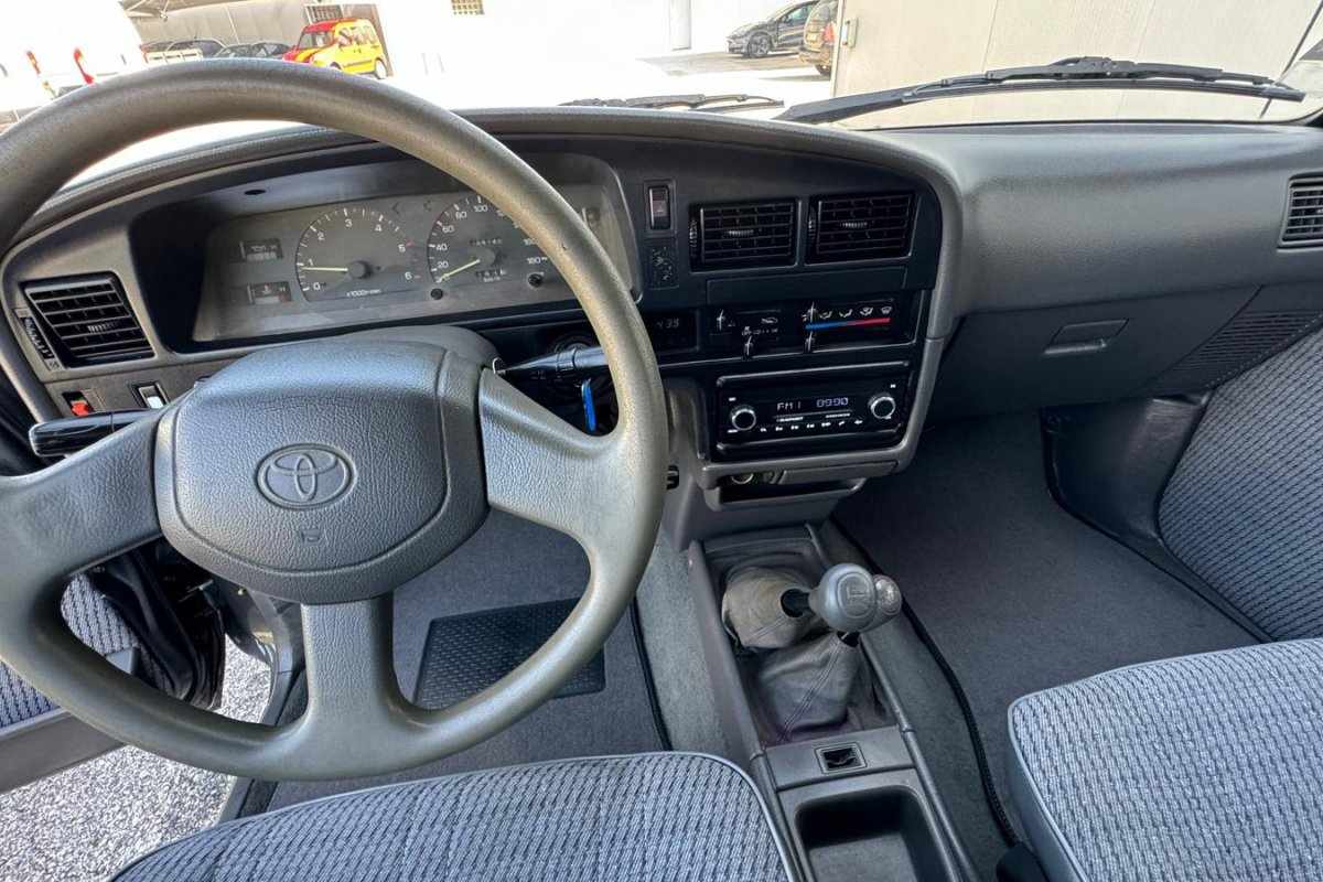 toyota-hilux-1994-diesel-2446cc