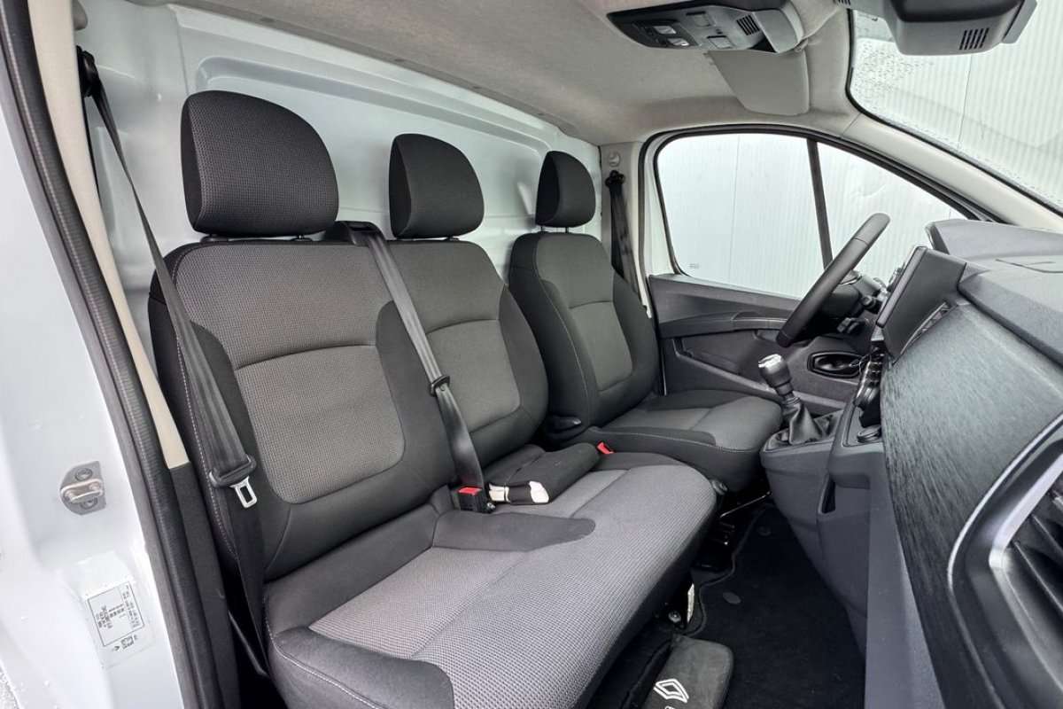 renault-trafic-2024-diesel-1997cc