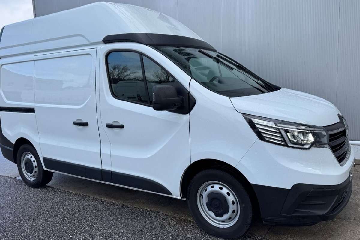 renault-trafic-2024-diesel-1997cc