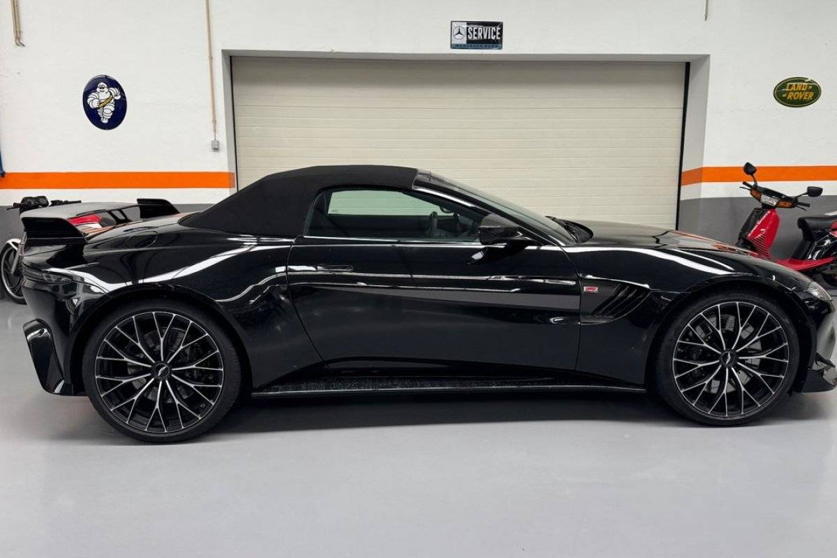 aston-martin-vantage-roadster-2022-gasolina-3982cc
