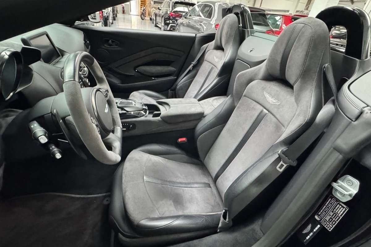 aston-martin-vantage-roadster-2022-gasolina-3982cc