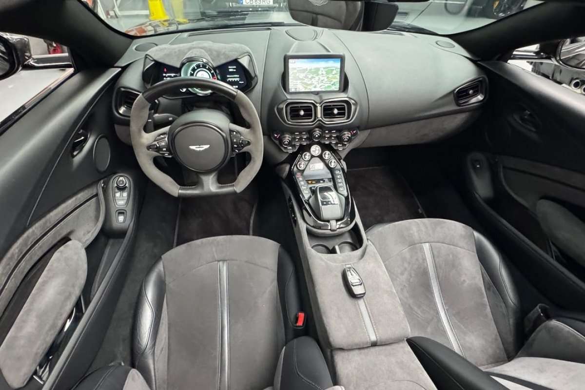 aston-martin-vantage-roadster-2022-gasolina-3982cc