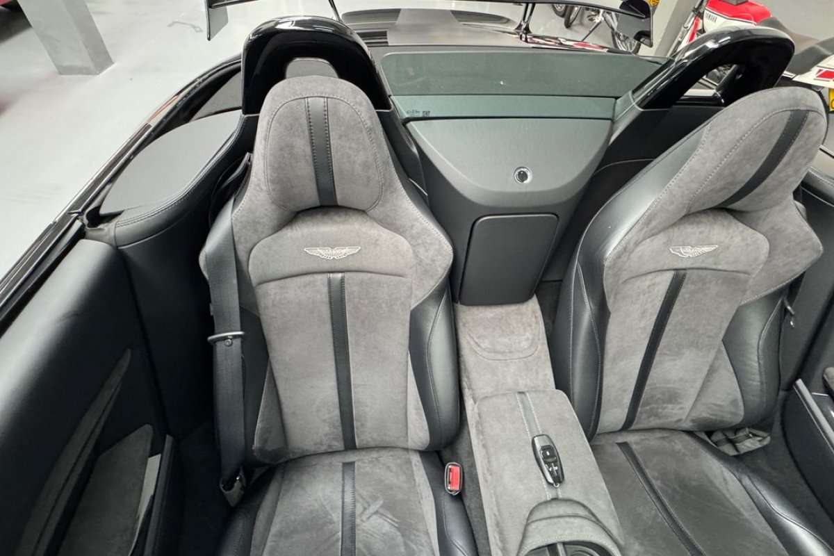 aston-martin-vantage-roadster-2022-gasolina-3982cc