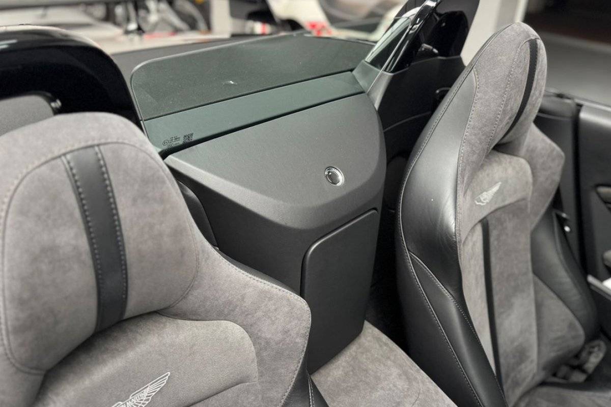aston-martin-vantage-roadster-2022-gasolina-3982cc