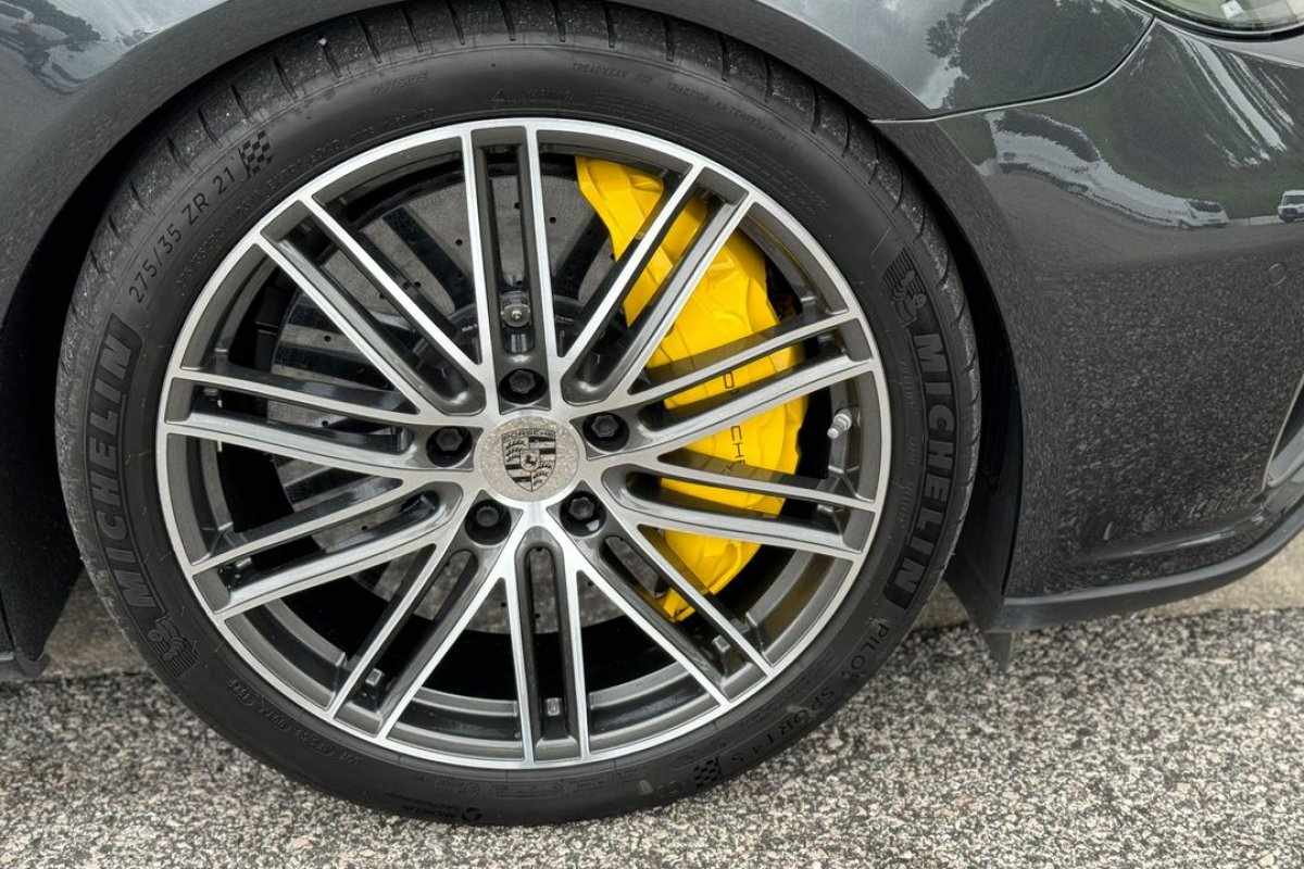 porsche-panamera-2019-hibrido-a-gasolina-3996cc