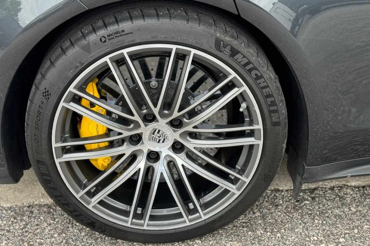 porsche-panamera-2019-hibrido-a-gasolina-3996cc