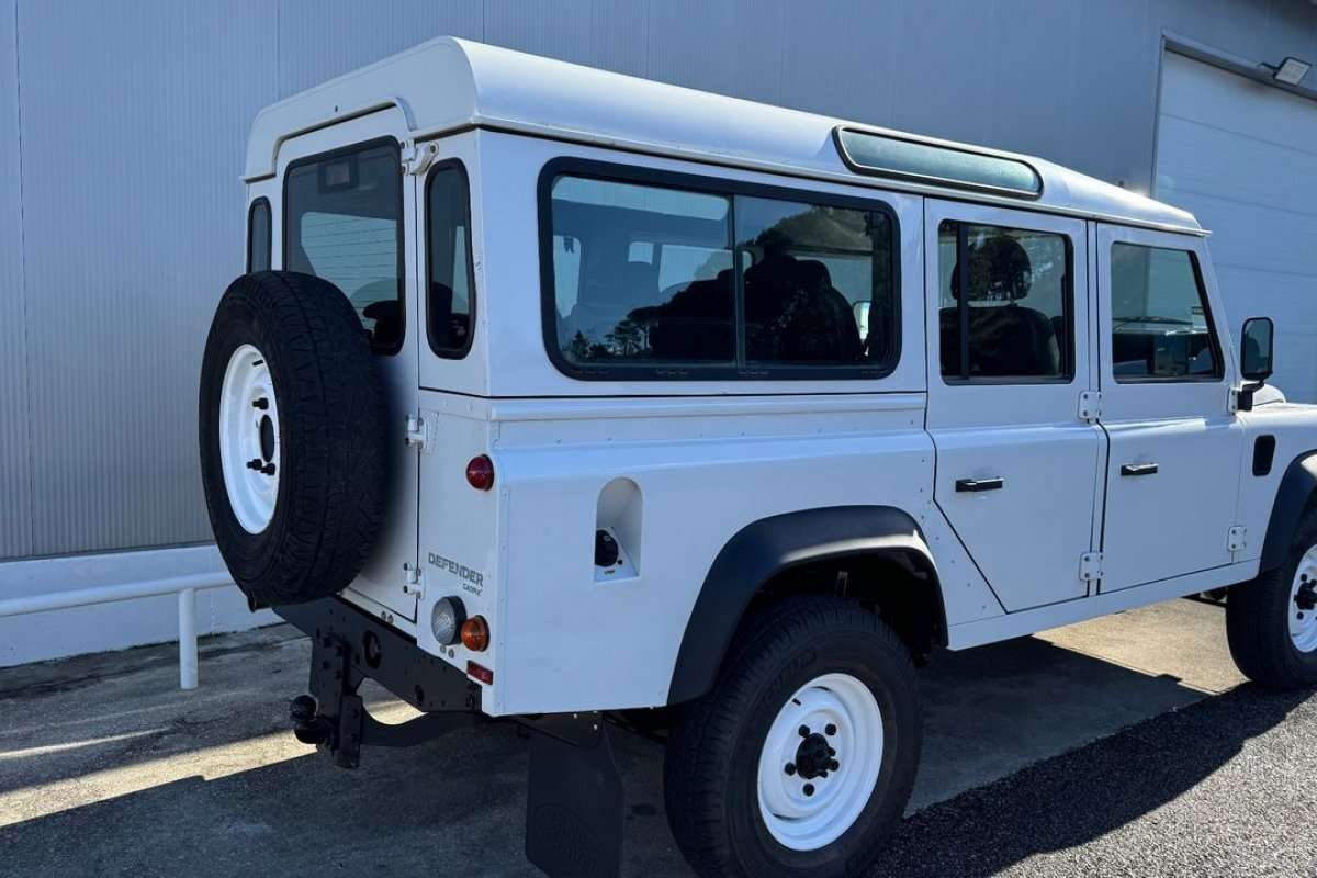 land-rover-defender-2015-diesel-2198cc