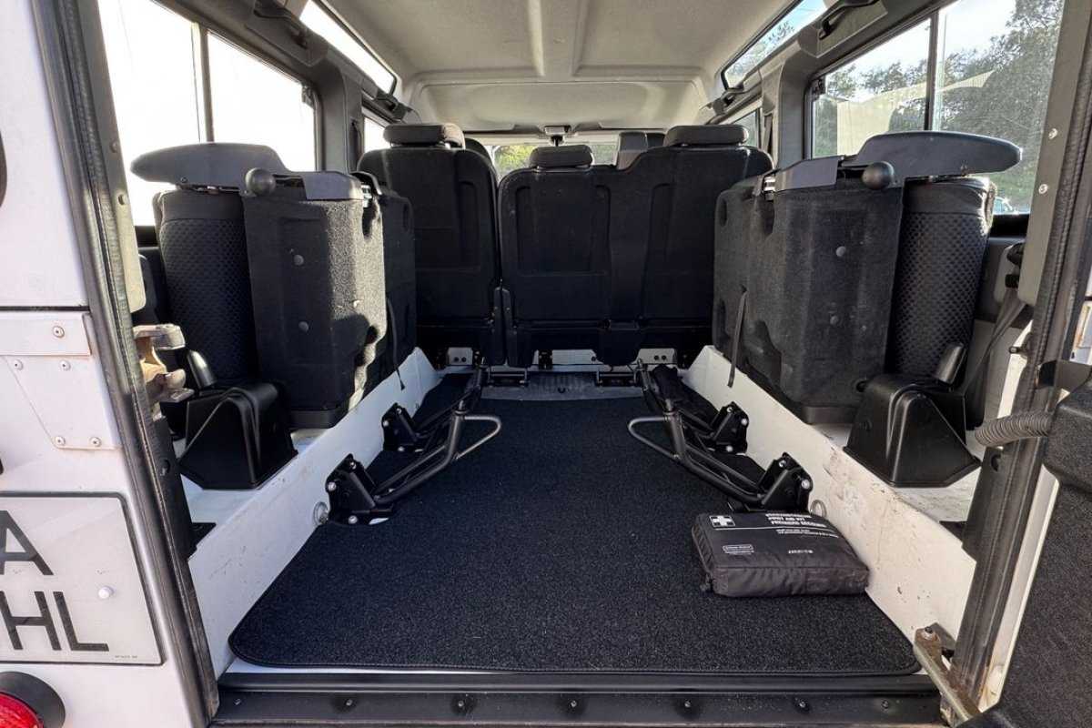 land-rover-defender-2015-diesel-2198cc
