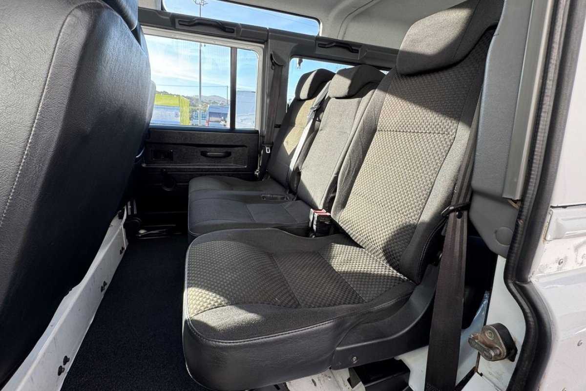 land-rover-defender-2015-diesel-2198cc