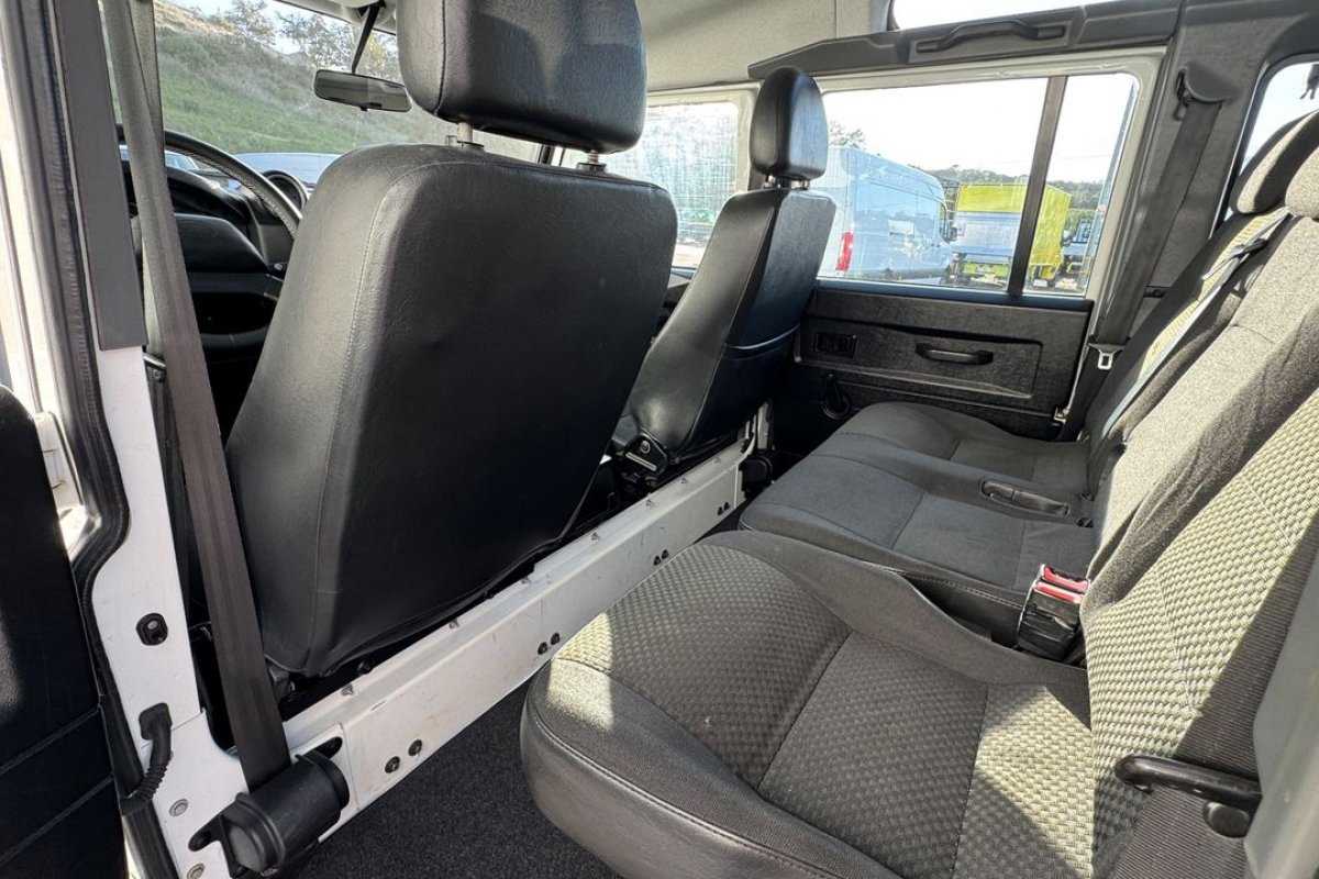 land-rover-defender-2015-diesel-2198cc