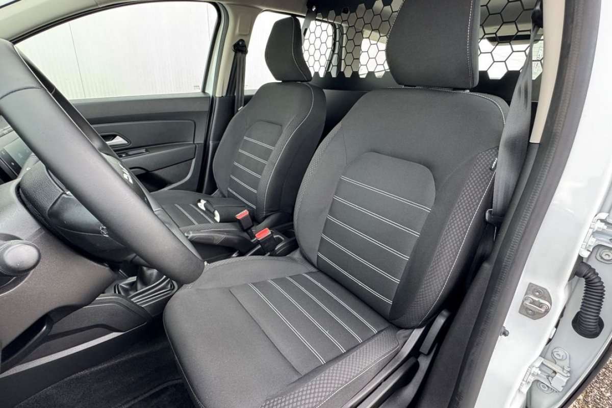 dacia-duster-2023-gpl-999cc