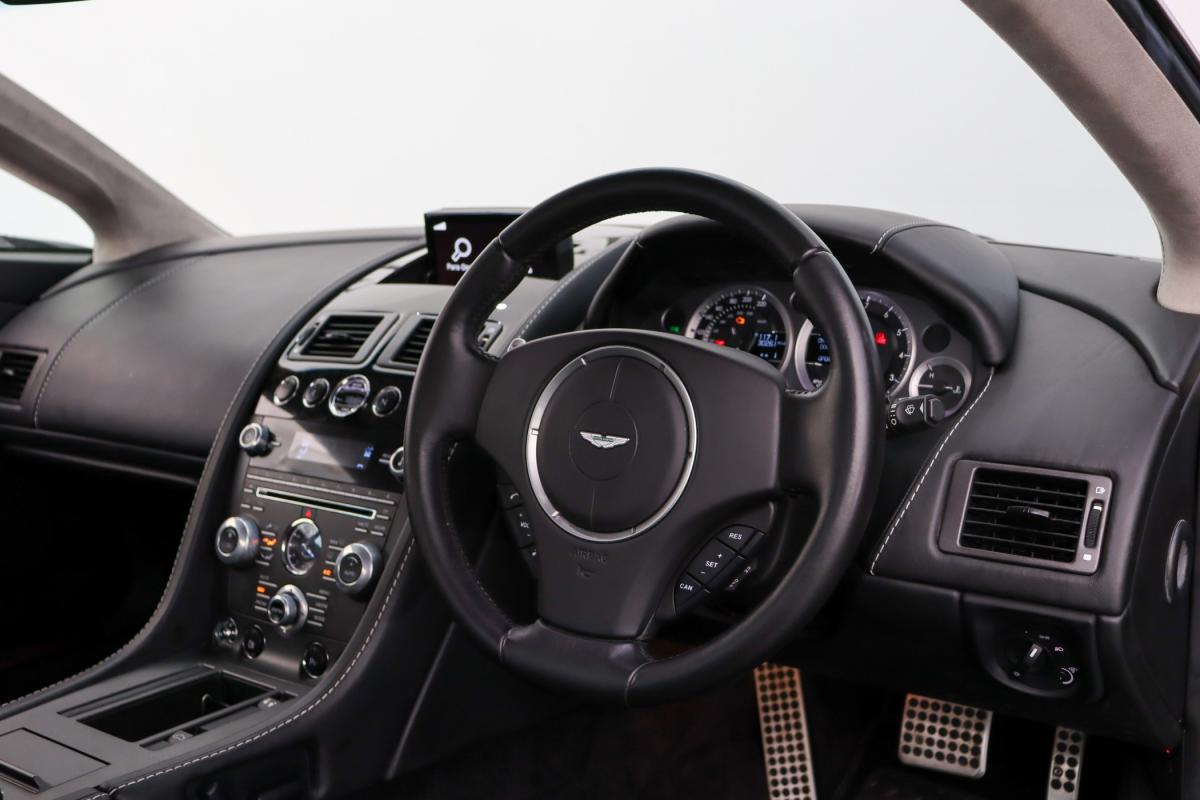 aston-martin-vantage-coupe-2012-gasolina-4735cc