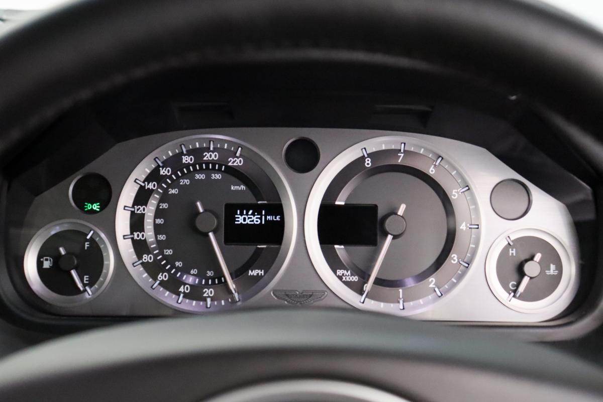 aston-martin-vantage-coupe-2012-gasolina-4735cc