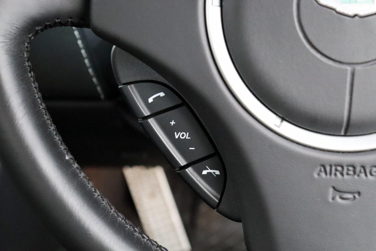 aston-martin-vantage-coupe-2012-gasolina-4735cc