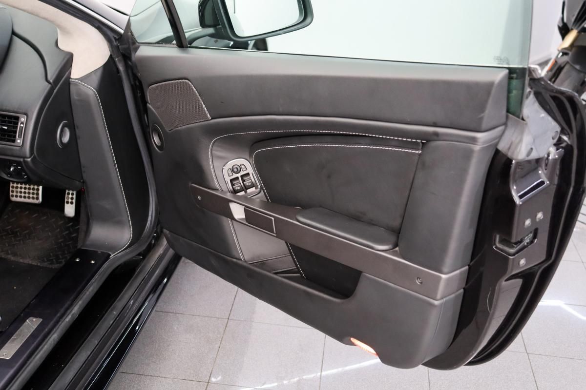 aston-martin-vantage-coupe-2012-gasolina-4735cc