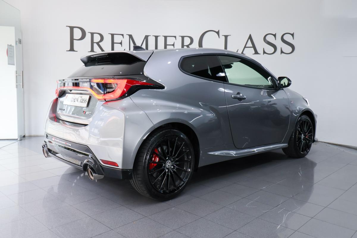 toyota-yaris-2024-gasolina-1618cc
