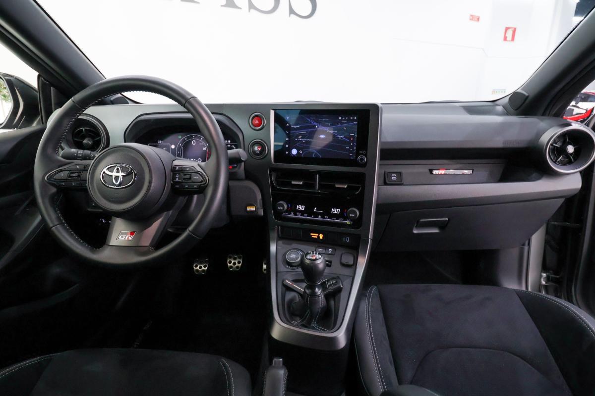 toyota-yaris-2024-gasolina-1618cc