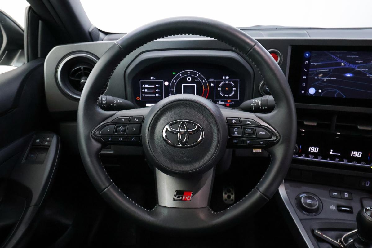 toyota-yaris-2024-gasolina-1618cc