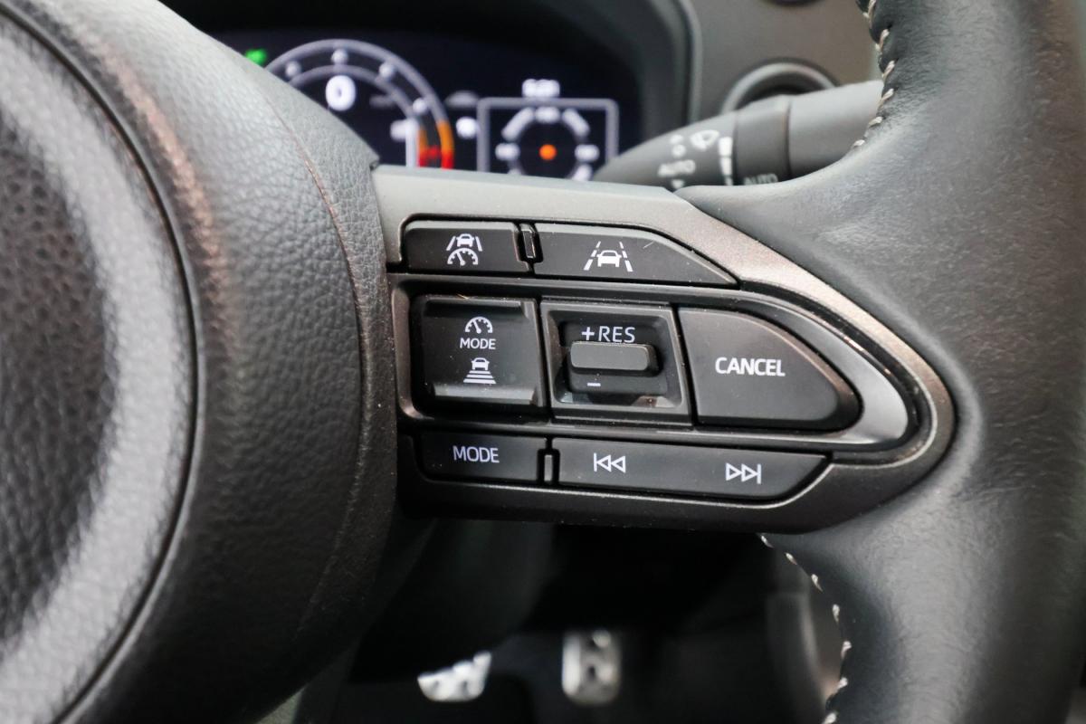 toyota-yaris-2024-gasolina-1618cc