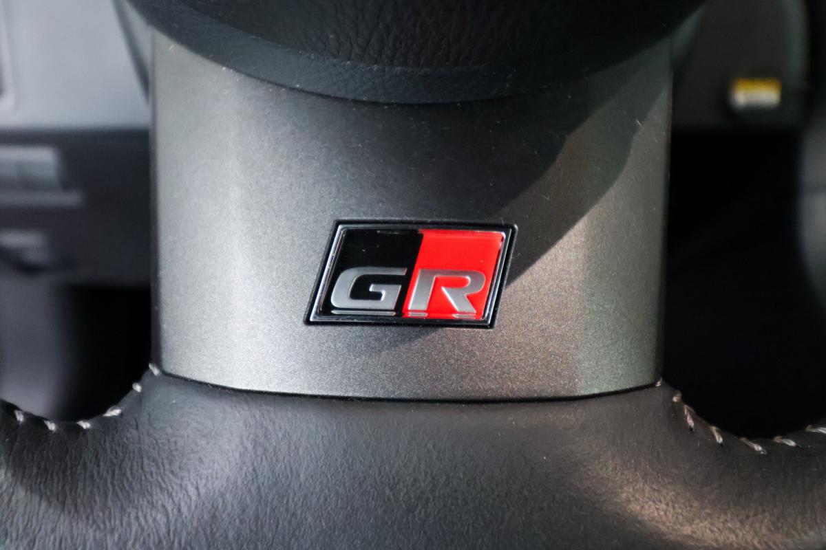 toyota-yaris-2024-gasolina-1618cc