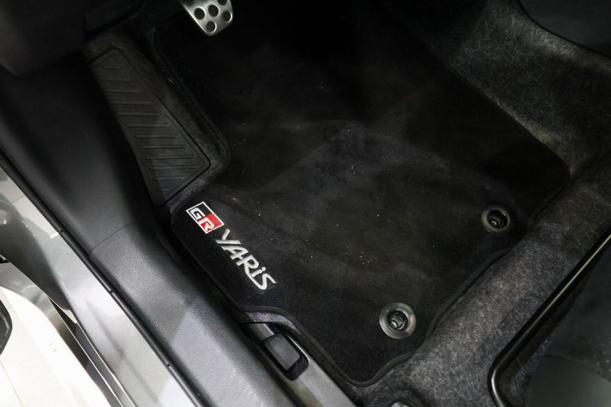 toyota-yaris-2024-gasolina-1618cc