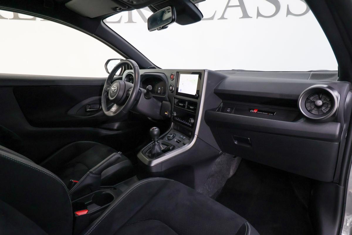 toyota-yaris-2024-gasolina-1618cc