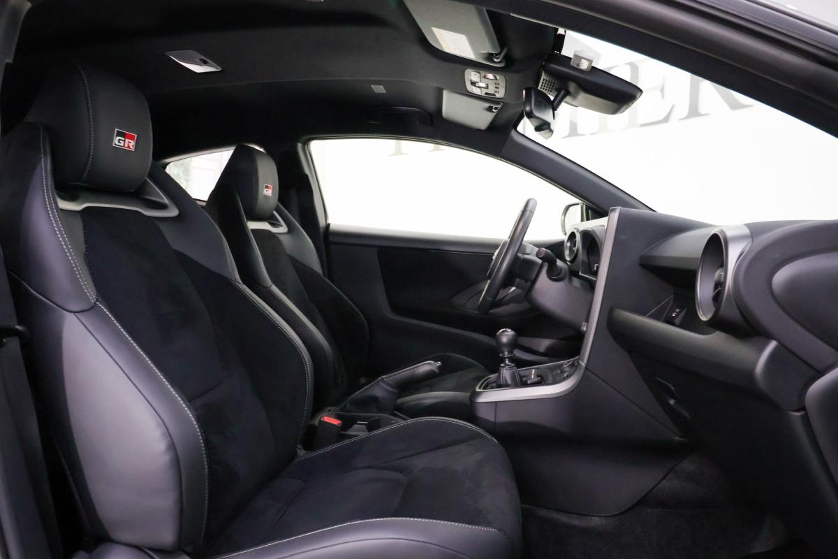 toyota-yaris-2024-gasolina-1618cc