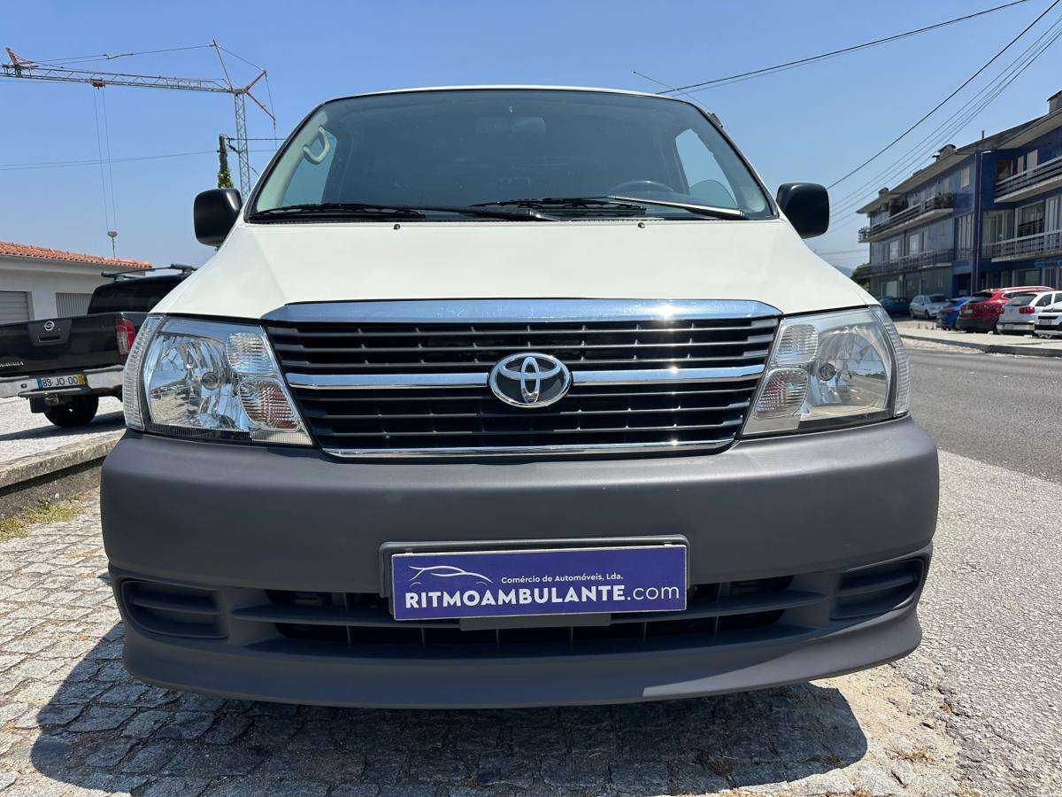 toyota-hiace-2012-diesel-2494cc