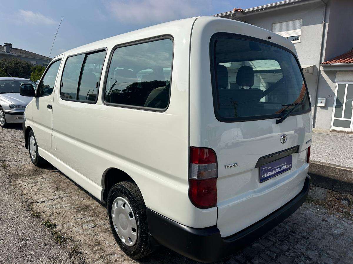 toyota-hiace-2007-diesel-2494cc