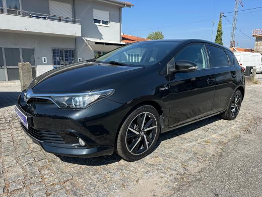 toyota-auris-2017-hibrido-a-gasolina-1798cc