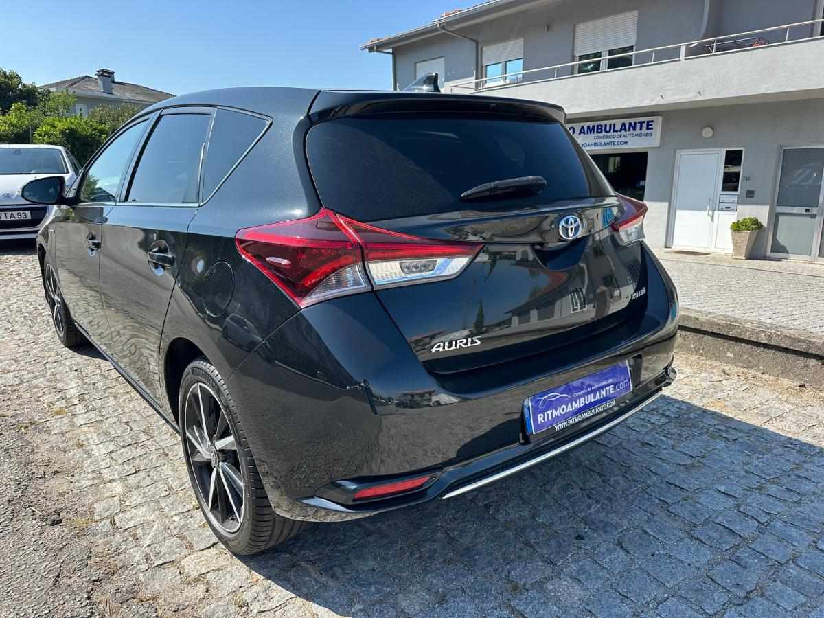 toyota-auris-2017-hibrido-a-gasolina-1798cc