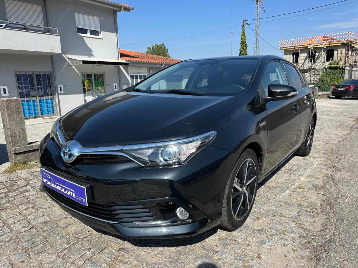 toyota-auris-2017-hibrido-a-gasolina-1798cc