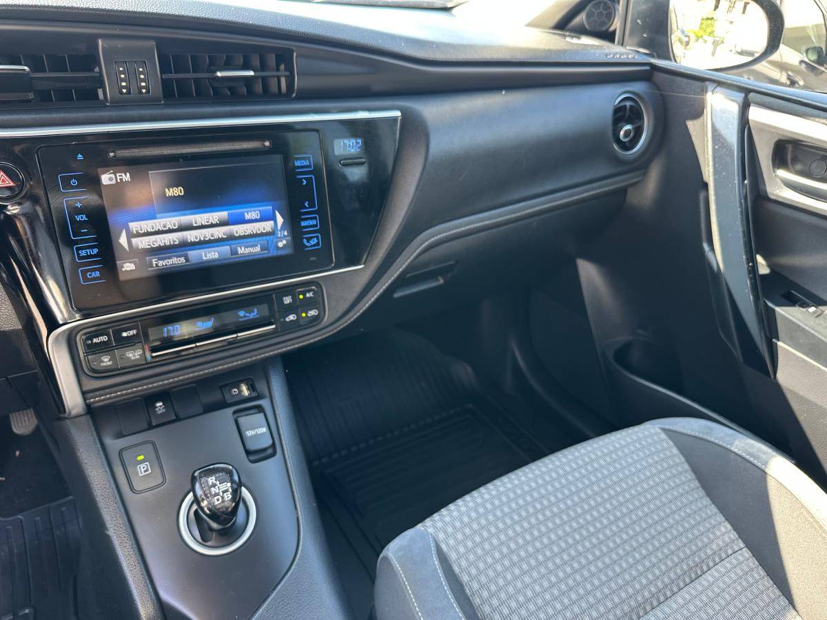 toyota-auris-2017-hibrido-a-gasolina-1798cc