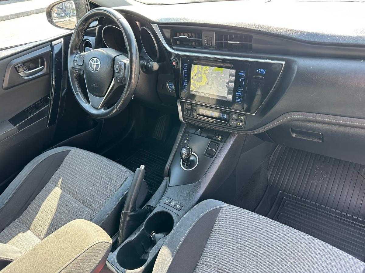 toyota-auris-2017-hibrido-a-gasolina-1798cc