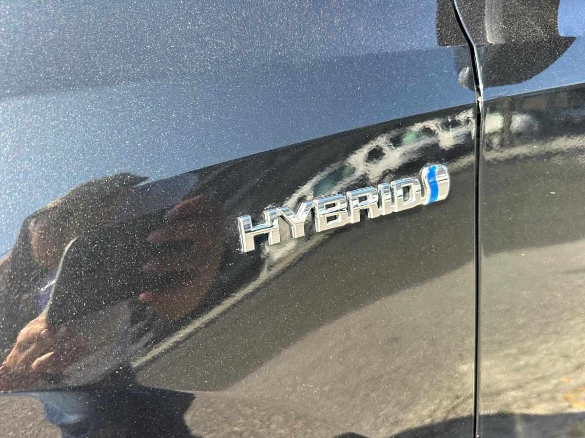toyota-auris-2017-hibrido-a-gasolina-1798cc