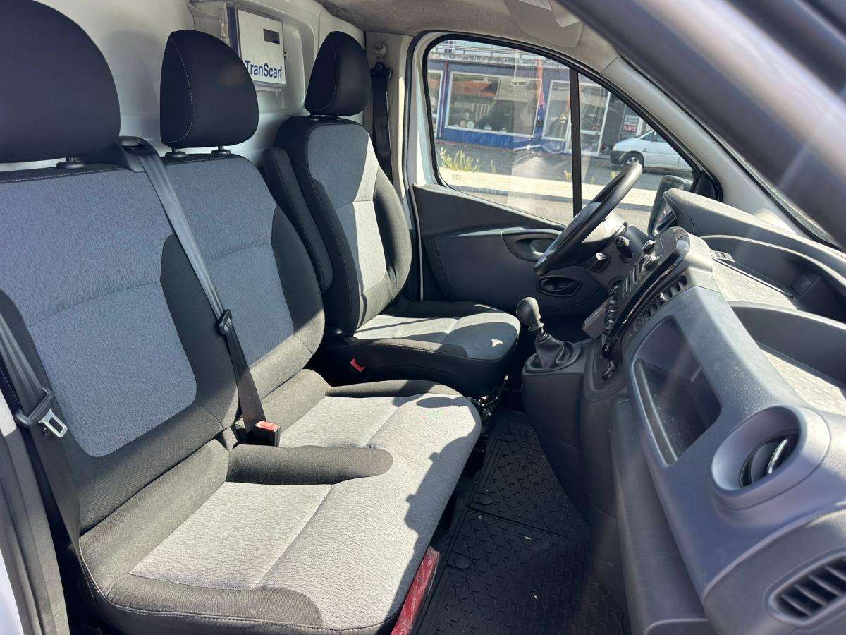 opel-vivaro-2019-diesel-1598cc