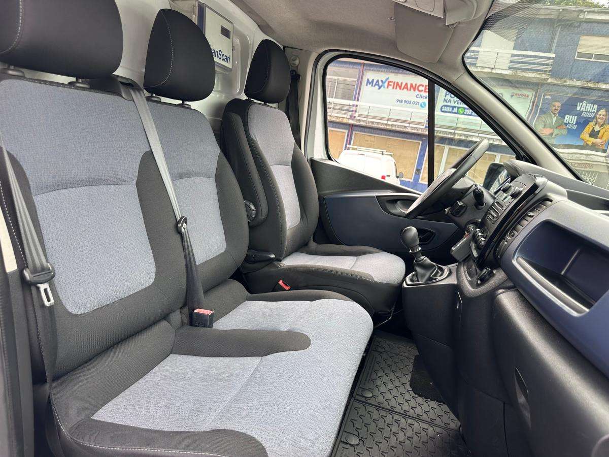 opel-vivaro-2019-diesel-1598cc