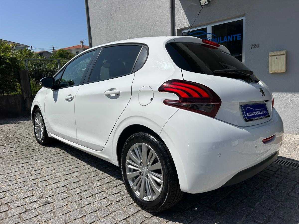 peugeot-208-2017-diesel-1560cc