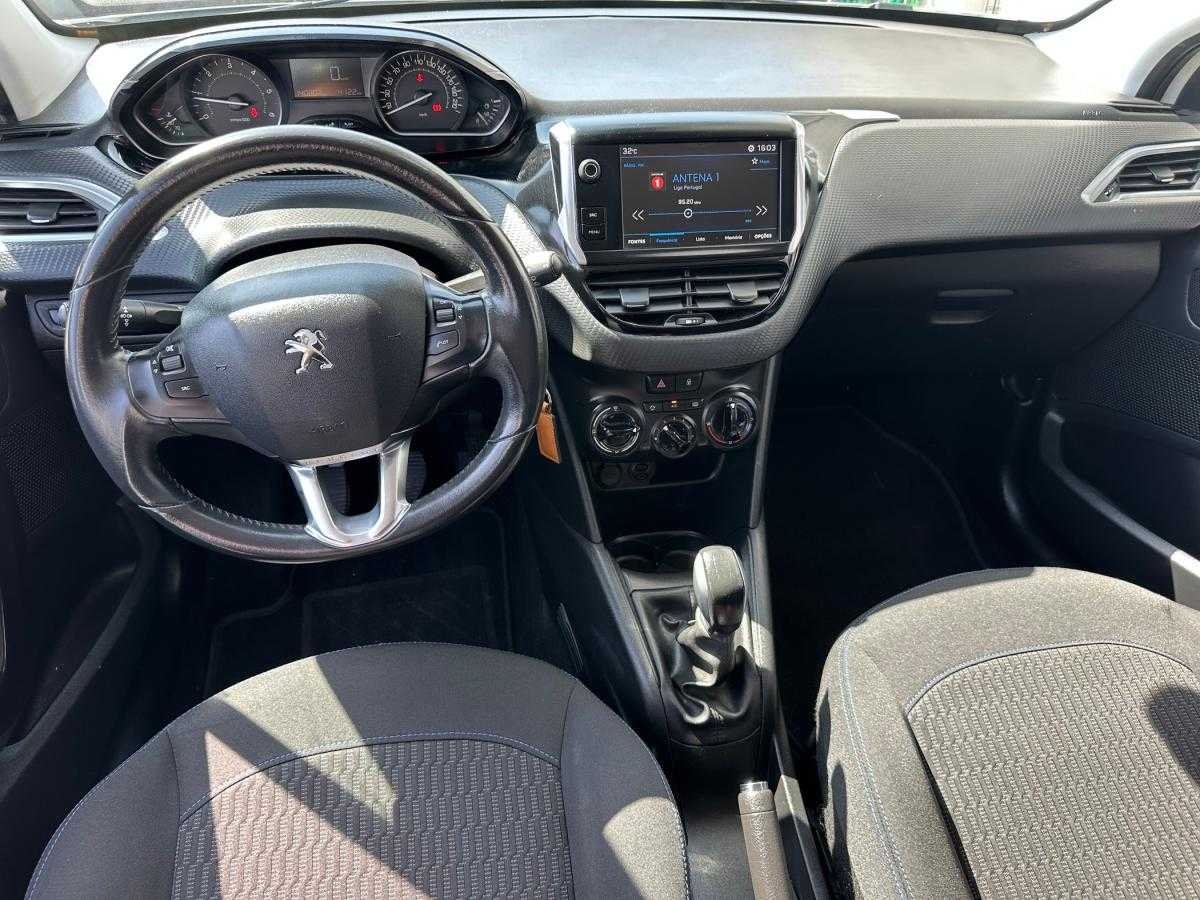 peugeot-208-2017-diesel-1560cc