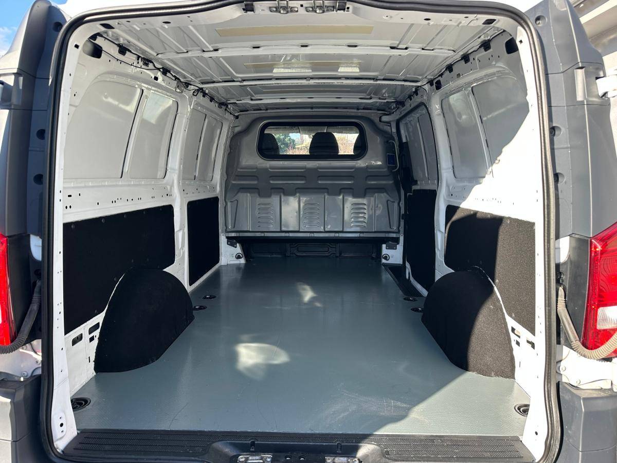 mercedes-benz-vito-2018-diesel-1598cc