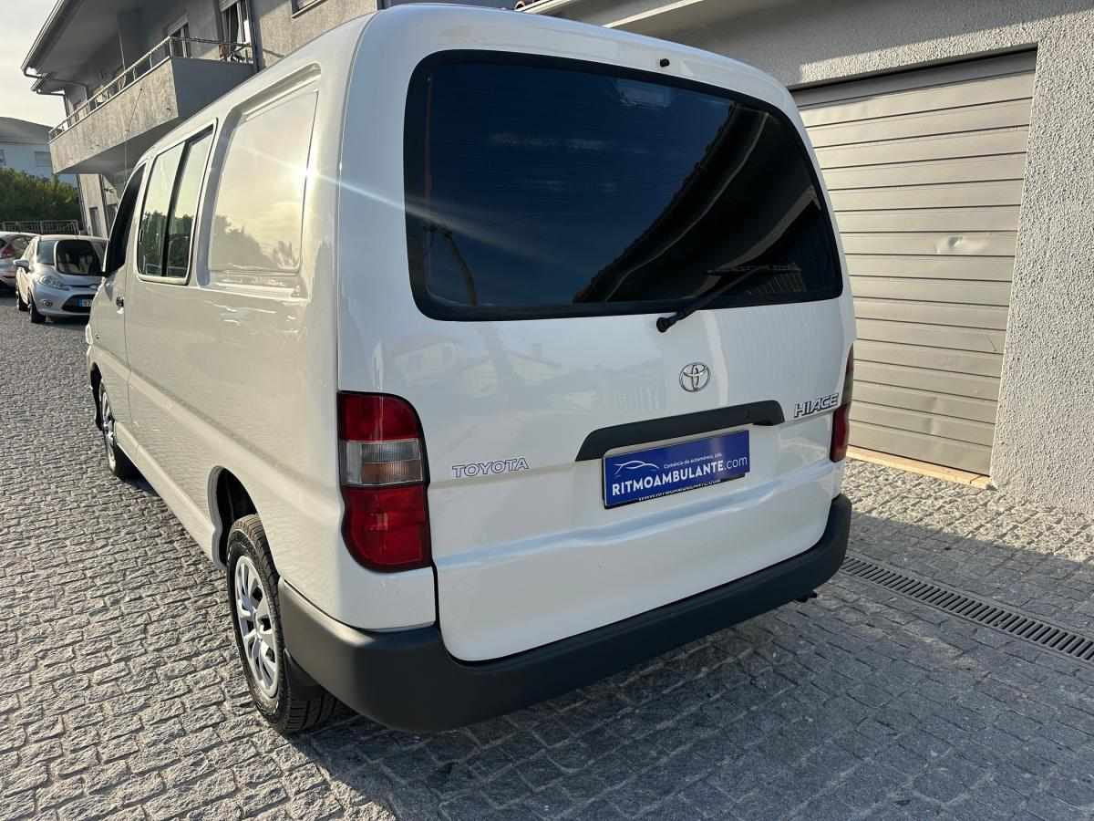 toyota-hiace-2008-diesel-2494cc