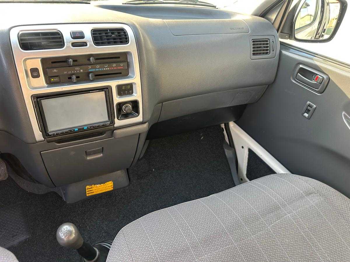 toyota-hiace-2008-diesel-2494cc